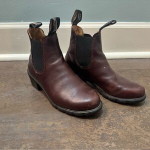 Blundstone Women's Rich Brown and Subtle Burgundy Chelsea Ankle Boots